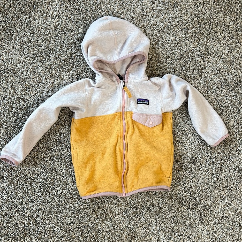 Patagonia Kids Hoodie in Yellow and Cream